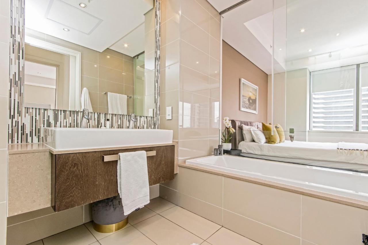 Sandton Skye Premium Suites & Penthouses ヨハネスブルグ エクステリア 写真