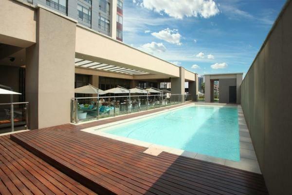 Sandton Skye Premium Suites & Penthouses ヨハネスブルグ エクステリア 写真